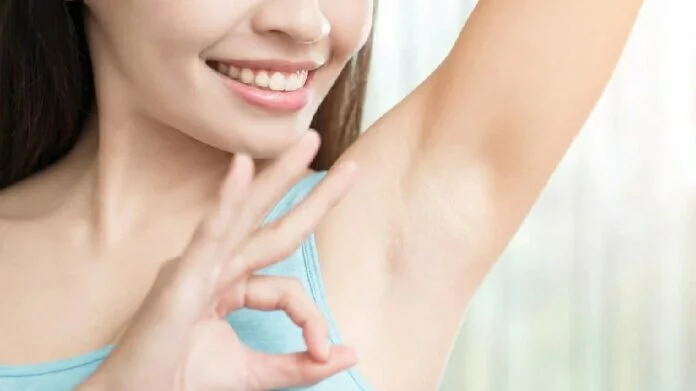 How to clean underarms: मिनटों में अंडरआर्म्स का कालापन हटा देंगी ये चीजें, जानें कैसे