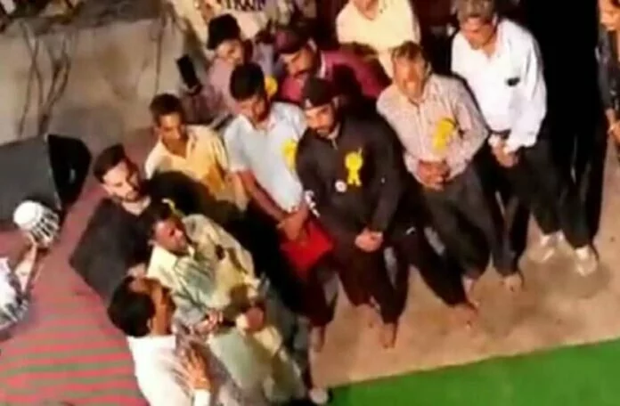 पंजाबः विकास को लेकर सवाल पूछने पर कांग्रेस विधायक ने शख्स को जड़ दिया थप्पड़, वीडियो हुआ वायरल