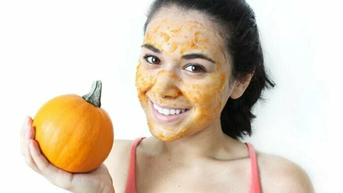 Benefits Pumpkin Face Mask: कद्दू से चेहरे पर आएगा नेचुरल ग्लो, चमक उठेगी स्किन, बस इस तरह करें इस्तेमाल