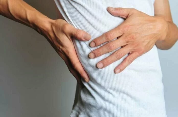 Home Remedies For Rib Pain: इन घरेलू उपायों से मिल सकता है पसली के दर्द में आराम