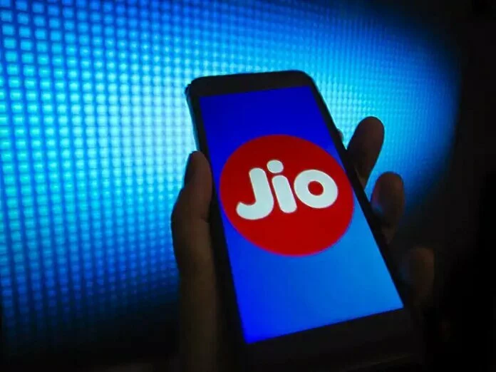 Jio Down: Reliance Jio के नेटवर्क में आ रही दिक्कत, लाखों यूजर्स हो रहे परेशान