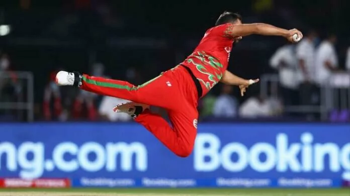 Oman vs BAN: फैयाज बट के इस 'सुपरमैन' कैच ने बढ़ाई बांग्लादेश की मुश्किलें, WATCH VIDEO