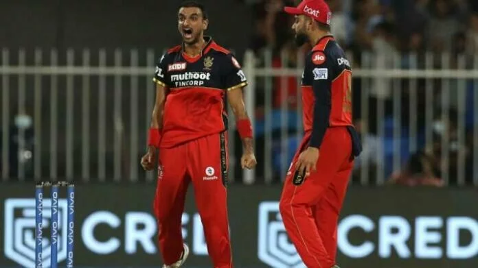 RCB vs KKR: हर्षल पटेल ने एक सीजन में 32 विकेट लेकर की ड्वेन ब्रावो के इस बड़े रिकॉर्ड की बराबरी