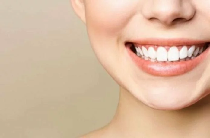 Teeth Care Tips: आइए जानते हैं स्वस्थ दांतों की देखभाल कैसे करें