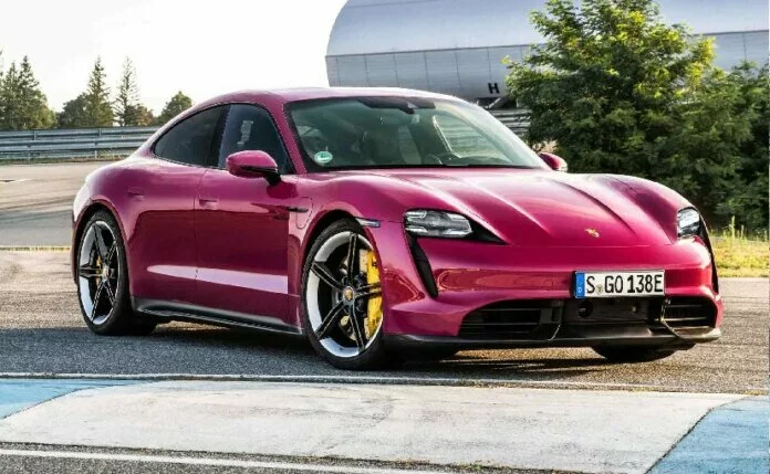 सिंगल चार्ज में 484 km की रेंज देने वाली Porsche Taycan भारत में लॉन्च, जानें कीमत