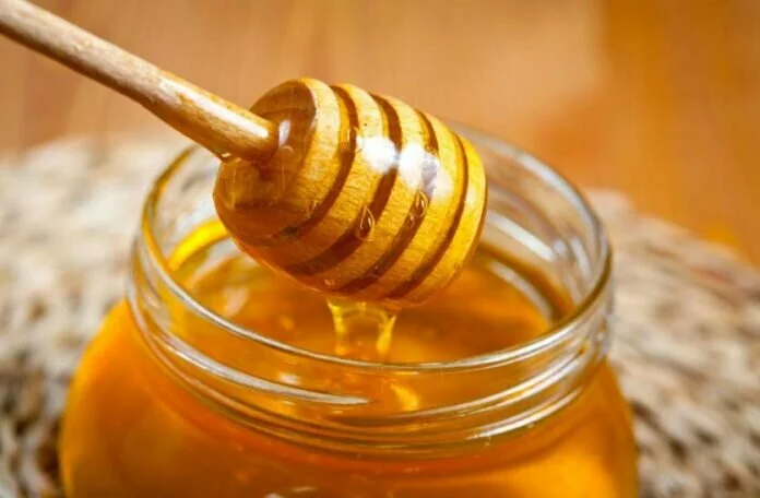 Benefits Of Honey: वायरल संक्रमण से करना चाहते हैं बचाव तो शहद का ऐसे करें रोजाना सेवन