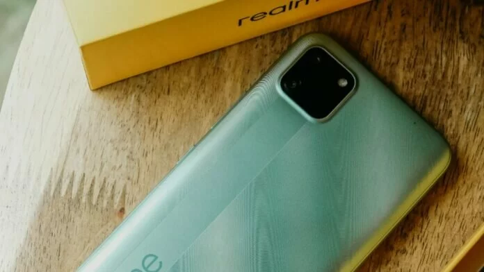 सिर्फ 7,499 रुपये में मिल रहा है Realme का 5000mAh बैटरी वाला बजट स्मार्टफोन, मिलेगा डुअल कैमरा