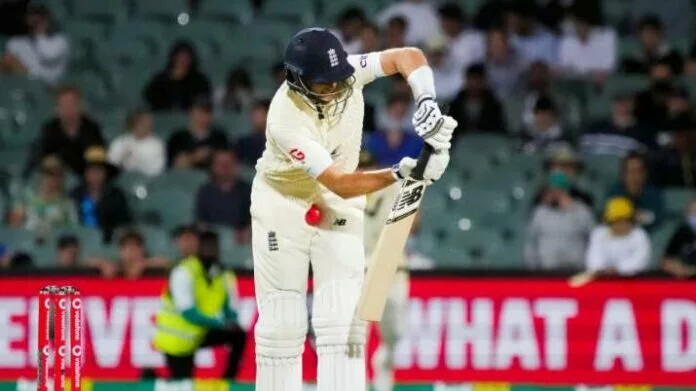 AUS vs ENG 2nd Test: मिशेल स्टार्क के वार से नहीं बच पाए जो रूट, दर्द के चलते घुटने टेकने पर हुए मजबूर