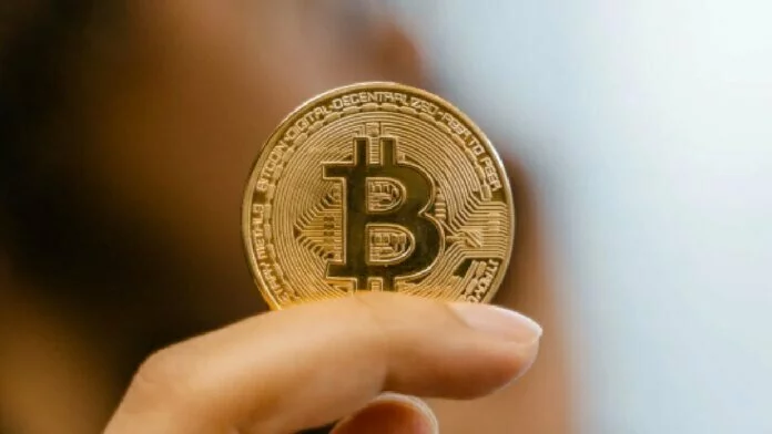 Bitcoin, Ether ने बढ़त के साथ की शुरुआत, Dogecoin में लगातार दूसरे दिन बड़ी गिरावट