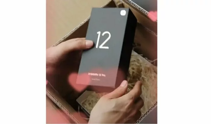 Xiaomi 12 सीरीज की लॉन्‍चिंग से ठीक पहले देखिए स्‍मार्टफोन का रिटेल बॉक्‍स!