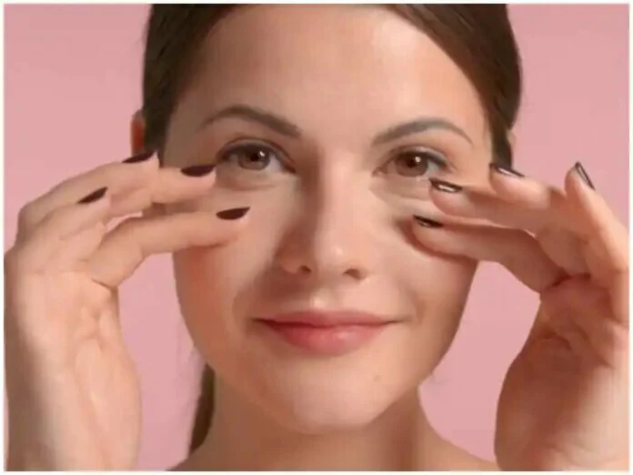 चेहरे पर दिखने लगी हैं Fine Lines? तो फॉलो करें ये टिप्स