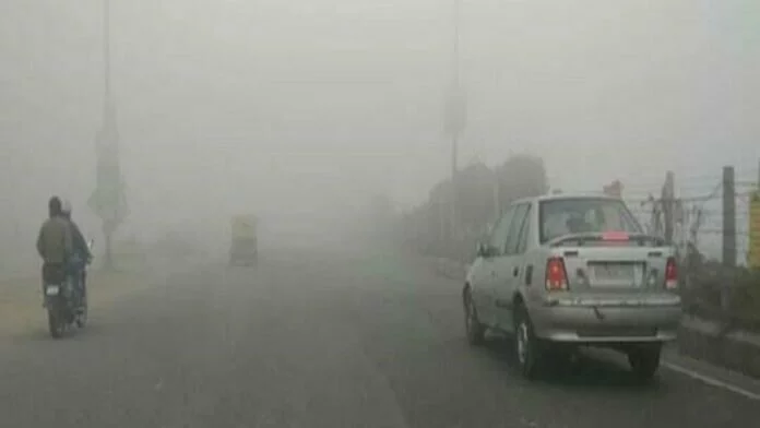 सर्दियों में कार ड्राइव करते वक्त इन बातों का रखें ख्याल, कभी नहीं होगी परेशानी