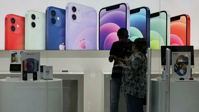 Apple की बड़ी तैयारी, iPhone और iPad की स्‍कीन से चार्ज हो जाएंगी एक्‍सेसरीज!