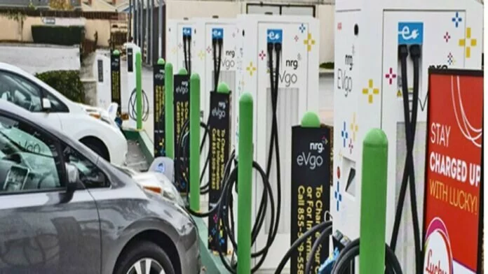 Electric Vehicles : ई-वाहन मालिकों के लिए बड़ी खबर, अब घर या ऑफिस में चार्ज कर सकेंगे अपनी कार