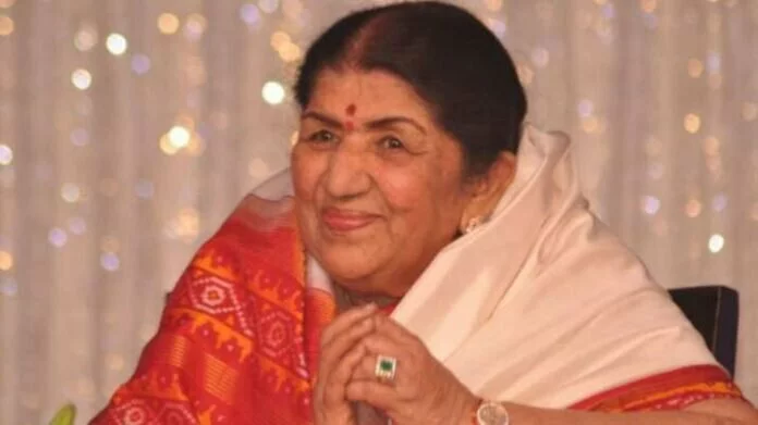  Lata Mangeshkar Health Update: लता मंगेशकर की हालत में है मामूली सुधार, अभी भी हैं ICU में