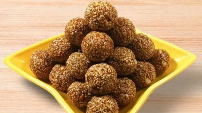 Makar Sankranti Recipe : इस मकर संक्रांति तिल के लड्डू से करें मुंह मीठा, बनाने में है बेहद आसान