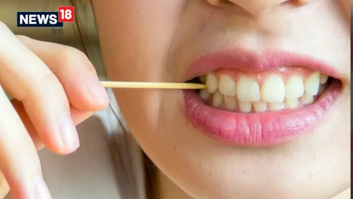 Oral Health Care Tips: खाने के बाद टूथपिक का करते हैं इस्तेमाल तो आपके दातों को पहुंच सकता नुकसान