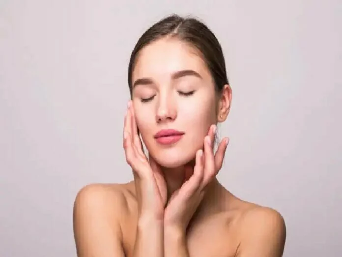 Skin Care Tips: सोने से पहले रात में चेहरे पर जरूर लगाएं नाइट क्रीम, मिलेंगे कई फायदे